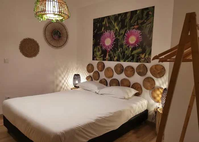 Atlantic Nature House Bed & Breakfast